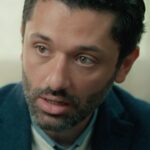 Sherif Ramzy Instagram - الموضوع شكله مليان مفاجآت 😂✨ مسلسل #خالد_نور_وولده_نور_خالد خلال رمضان أقوى نجوم العالم العربي في مكان واحد #Shahid #رمضان_معانا #حكايات_لا_تنتهي * مجاناً في الشرق الأوسط وشمال أفريقيا @chico_1980 @karimmahmoudabdelaziz @sheriframzy @ayahsamaha @donia_maher11 @donia_samii_official