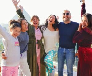 Sherine Reda Instagram - سعيدة بردود الأفعال وإن المسلسل عجبكم.. شكرا لكل اللي شاركوا فيه من ممثلين كبار وشباب وشكرا للمخرج الجميل هاني كمال ❤️ هتوحشونا #وبينا_ميعاد