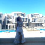 Sherry Adel Instagram - Blue is bright & gives us hope for the future 💙🤍 #blueisthecolorofpeace