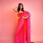 Shibani Dandekar Instagram - ✨No one does diwali nights like @manishmalhotra05 ✨ wearing @manishmalhotraworld hair by @azima_toppo makeup @makeupbyrishabk photos @shrutisbagwe