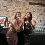 Shibani Dandekar Instagram - To the greatest elder sister a girl could ask for! Thank you for showing me the way and being so inspiring! You make 44 look so damn good! Love you more than anything chicken @anushasdandekar No one else I would rather eat donuts with ❤️