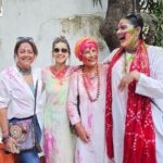 Shibani Dandekar Instagram – Happy holi’ing with my Dabba Cartel ladies 🌈💃🏾❤️

@azmishabana18 @jyotika @anjalidineshanand