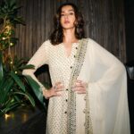 Shibani Dandekar Instagram - @arpitamehtaofficial featuring Rumi jewerly by @curiocottagejewelry photos by @leroifoto hair by @azima_toppo