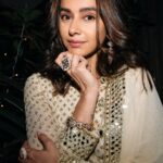 Shibani Dandekar Instagram - @arpitamehtaofficial featuring Rumi jewerly by @curiocottagejewelry photos by @leroifoto hair by @azima_toppo