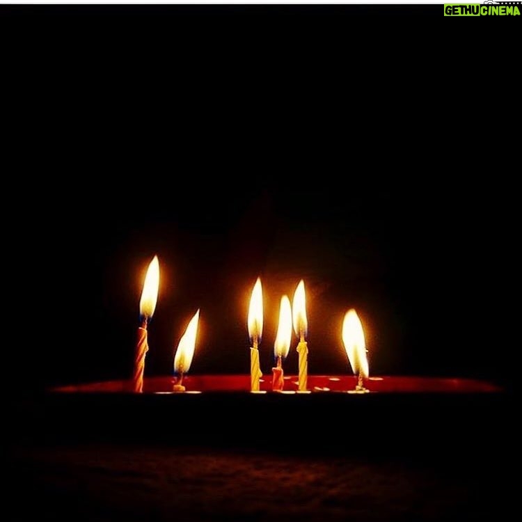 Shila Khodadad Instagram - كردها هميشه براى كشورمان ايران در هر موقعيتى با جان و دل جنگيدند حالا وقت آن است كه ما براى آنها بجنگيم و تنهايشان نگذاريم...پس دست در دست هم دهيم كه امروز موقع همبستگيست.كمكهاى نقدى و غير نقدى ما هرچند كوچك ميتواند كمك بزرگى باشد