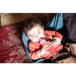 Shila Khodadad Instagram - ‏‎‏‎محروميت جازموريان آنقدر زياد است كه از روي نقشه هم مي شود فهميد. ‏‎جبر جغرافيايى، كمبود آب، تبعيض اجتماعى، نا آگاهي اجبارى، كم توجهى و ... تعداد زيادى انسان ايرانى بى شناسنامه، بى هويت، بدون هيچ گونه امكانات بهداشتى و آموزشى را به وجود آورده است. ‏ ‎حتى از داشتن كمترين سواد(شمارش اعداد از يك تا ده)، شناخت روزهاى هفته و فصل ها و... محرومند و ‎خوراكشان اغلب نانِ خالى است. ‏‎سالانه تعداد زيادى به علت دورى راه از گزيدگى مار و عقرب ميميرند. با ما در پويش ‏‎#جازموريان_تنها_نيست @s.slvt همراه باشيد