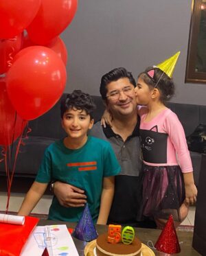 Shila Khodadad Instagram - فرزین با نیم قرن تجریه❤️. عزیزم تولد ۵۰ سالگیت مبارک .🎂