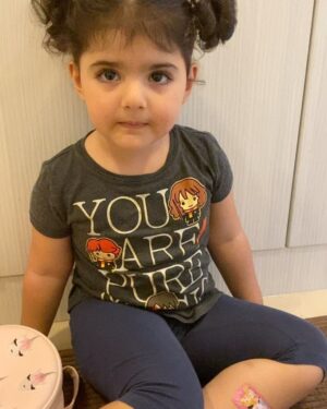 Shila Khodadad Instagram - خواستم یکم لبخند بیارم روی صورتتون...سامیار اذیتش میکنه شعرش یادش میره