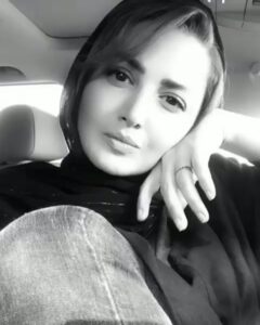 Shila Khodadad Instagram - دابسمش های قبل از تو سو تفاهم بود🤣 ترک زبانهای عزیز چه اذری چه استانبولی همتون خیلی خیلی عزیزید❤️❤️❤️...دفعه دیگه دابسمش کردی ❤️❤️❤️...و اینکه هفته پیش تولد همسر جان بود نشد تبریک بگم.فرزین عزیزم تولدت مبارک.❤️❤️❤️