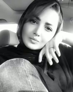 Shila Khodadad Instagram - دابسمش های قبل از تو سو تفاهم بود🤣  ترک زبانهای عزیز چه اذری چه استانبولی همتون خیلی خیلی عزیزید❤️❤️❤️...دفعه دیگه دابسمش کردی ❤️❤️❤️...و اینکه هفته پیش تولد همسر جان بود نشد تبریک بگم.فرزین عزیزم تولدت مبارک.❤️❤️❤️