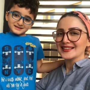 Shila Khodadad Instagram - ما نیز عینکی شدیم،،،خواهش میکنم هرآنچه دلتون میخواد به من بگیدولی به پسر کوچولوم نگید❤️❤️❤️چه خوبه آدم بهتر میبینه اطرافیانش رو!!!!!!!!