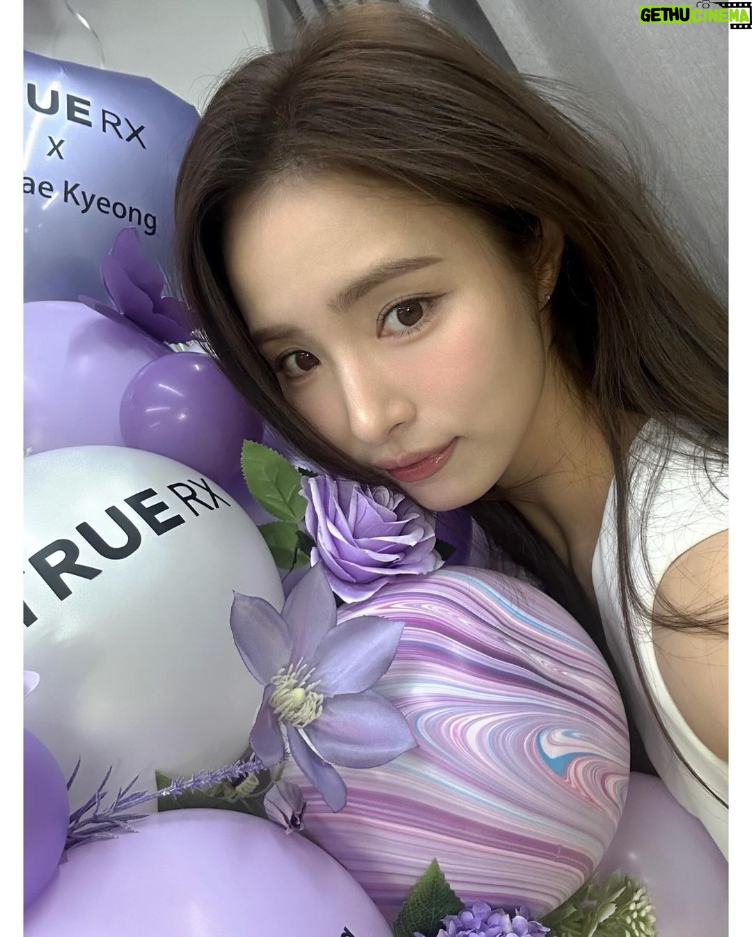 Shin Se-kyung Instagram - @truerx.official 💜✨