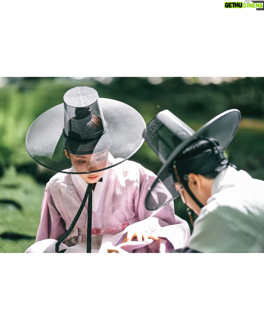 Shin Se-kyung Instagram - @tvn_drama tvN 세작, 매혹된 자들 21:20 1, 2화 연속방송 합니다🫶🏼 많관부!💕
