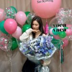 Shin Se-kyung Instagram - @vocavaca✨보카바카 촬영장에서✨ 새해 복 많이 받으세요🩵😌