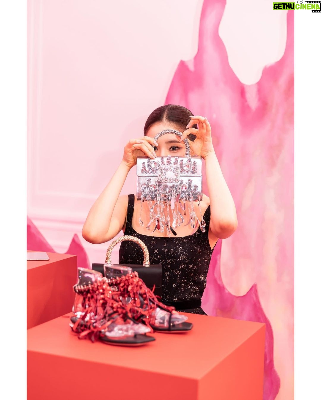 Shin Se-kyung Instagram - @rogervivier @gherardofelloni ✨💕 📷by @_roster__ 👏👏👏