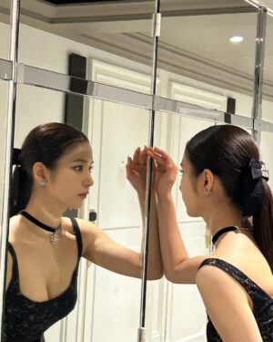 Shin Se-kyung Instagram - 파리에서 @rogervivier ✨👠👛🍸