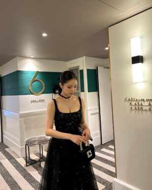 Shin Se-kyung Instagram - 파리에서 @rogervivier ✨👠👛🍸