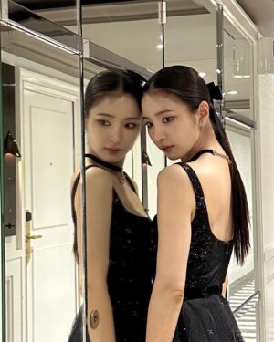 Shin Se-kyung Instagram - 파리에서 @rogervivier ✨👠👛🍸