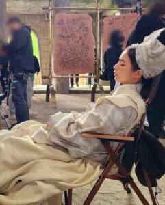 Shin Se-kyung Instagram - 오늘 밤 9시 20분 5,6화 연속방송✨신난다🫶🏼😌 #아라문의검 @tvn_drama @tving.official @disneypluskr