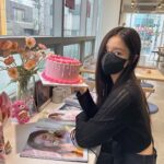 Shin Se-kyung Instagram - 생일 카페🫶🏼💕😌✨💝
