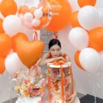 Shin Se-kyung Instagram - @phytotics 🫶🏼🧡