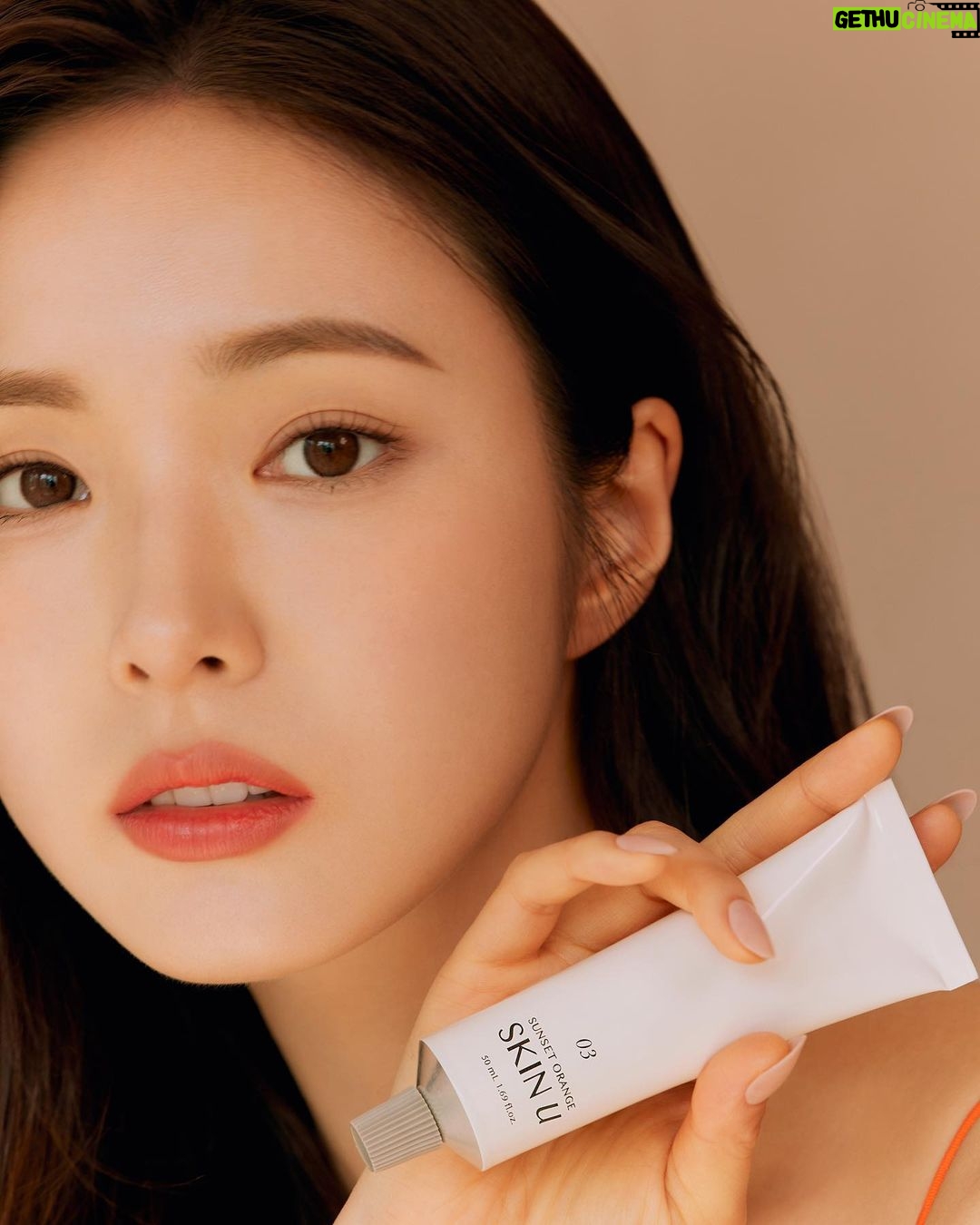 Shin Se-kyung Instagram - @skinu.official 🧡🫶🏼