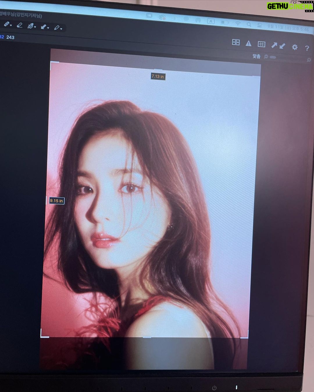 Shin Se-kyung Instagram - @rogervivier π«ΆπΌβ¨ @ellekorea β¨π