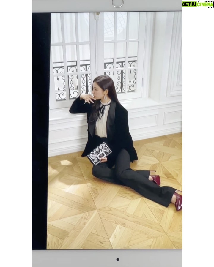 Shin Se-kyung Instagram - @rogervivier π«ΆπΌβ¨ @ellekorea β¨π