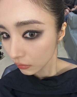 Shin Se-kyung Instagram - @tasaki_intl ✨ @ellekorea 💕