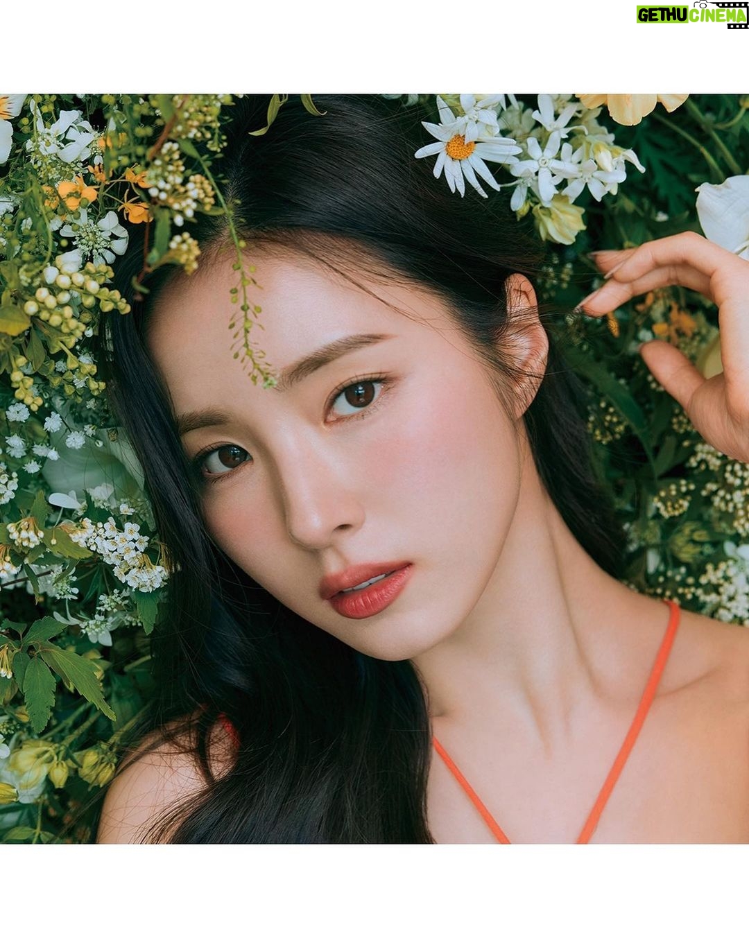 Shin Se-kyung Instagram - @skinu.official 🧡🫶🏼