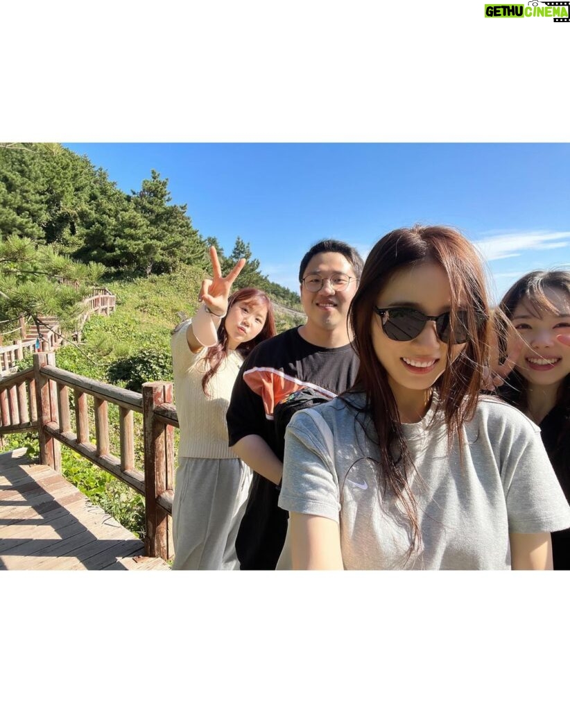 Shin Se-kyung Instagram - 아스달 연대기 시즌2 촬영 끝! (조감독님과 함께)