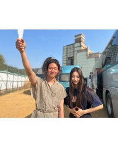 Shin Se-kyung Instagram - 아스달 연대기 시즌2 촬영 끝! (조감독님과 함께)