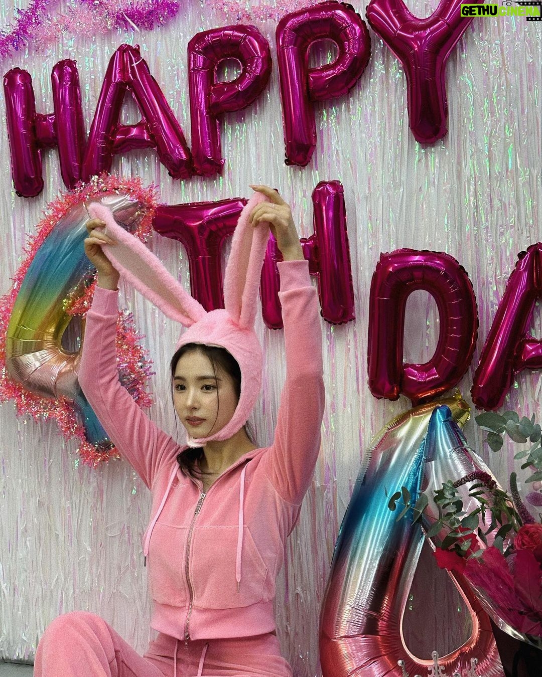 Shin Se-kyung - 291.9K Likes - ❤️🎁4주년 @banilaco_official 🎀❤️