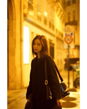 Shin Se-kyung Instagram - 사진 넘 좋아서 피드에 기록하기🌝
⠀
📷by @_shimynam