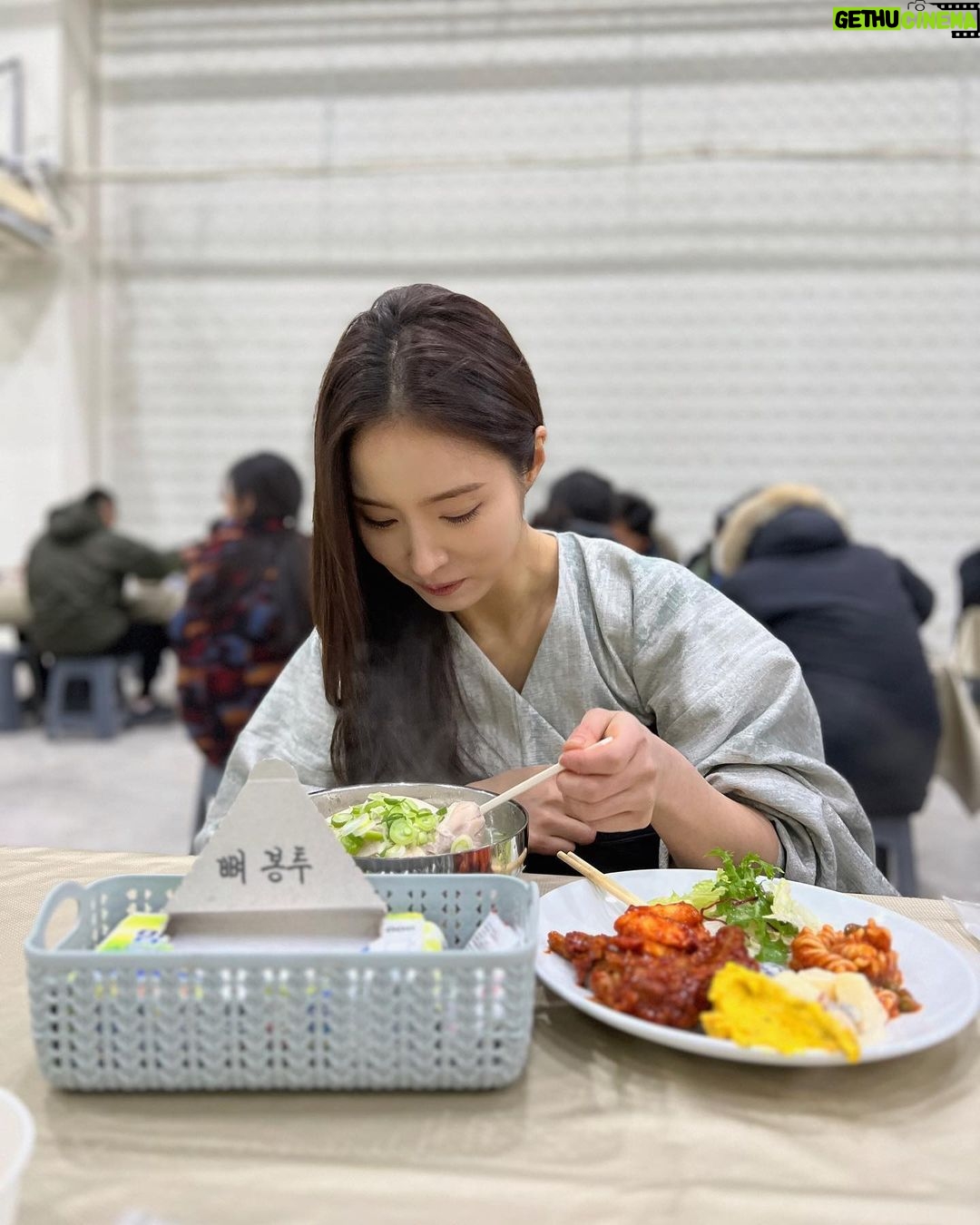 Shin Se-kyung Instagram - 잘 먹었습니다💛 히히 자랑피드✨🌝 @dlwlrma 💎✨