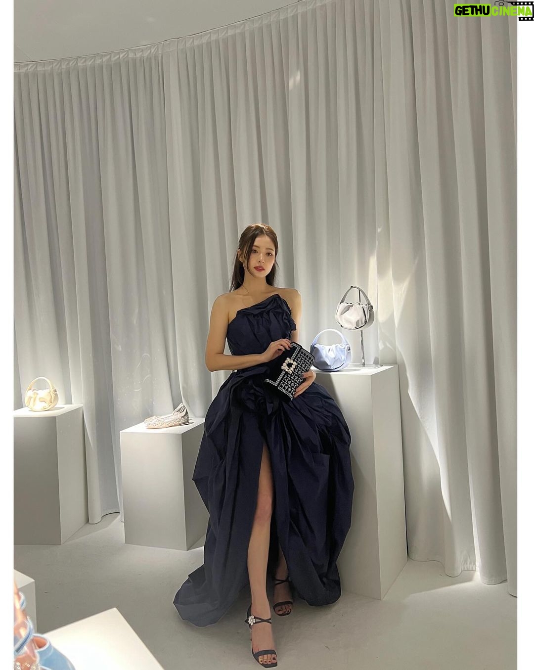 Shin Se-kyung Instagram - @rogervivier @gherardofelloni 🌸✨ #VivierOptical