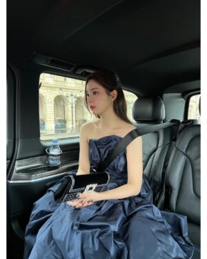 Shin Se-kyung Instagram - 파리에서 로저비비에와..✨ #VivierOptical #RogerVivier #GherardoFelloni