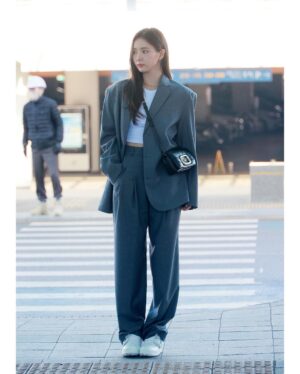 Shin Se-kyung Instagram - @rogervivier🤍✨
