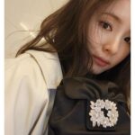 Shin Se-kyung Instagram - #광고 @rogervivier💐💛 반짝반짝✨💐✨🌼