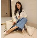Shin Se-kyung Instagram - #광고 @rogervivier💐💛 반짝반짝✨💐✨🌼