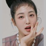 Shin Ye-eun Instagram - 생일을 맞아 빅이슈와 함께 했습니다🩷 빅이슈는 주거취약계층의 자립을 돕는 매거진입니다 #당신이읽는순간_세상이바뀝니다