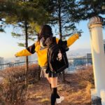 Shin Ye-eun Instagram - 가방이 너므 편하자나…☺️학교가고싶어지자나..🥹 복학해서 매야지🐰🩵 #르꼬끄 #AT백팩 #카디엄하입 #광고