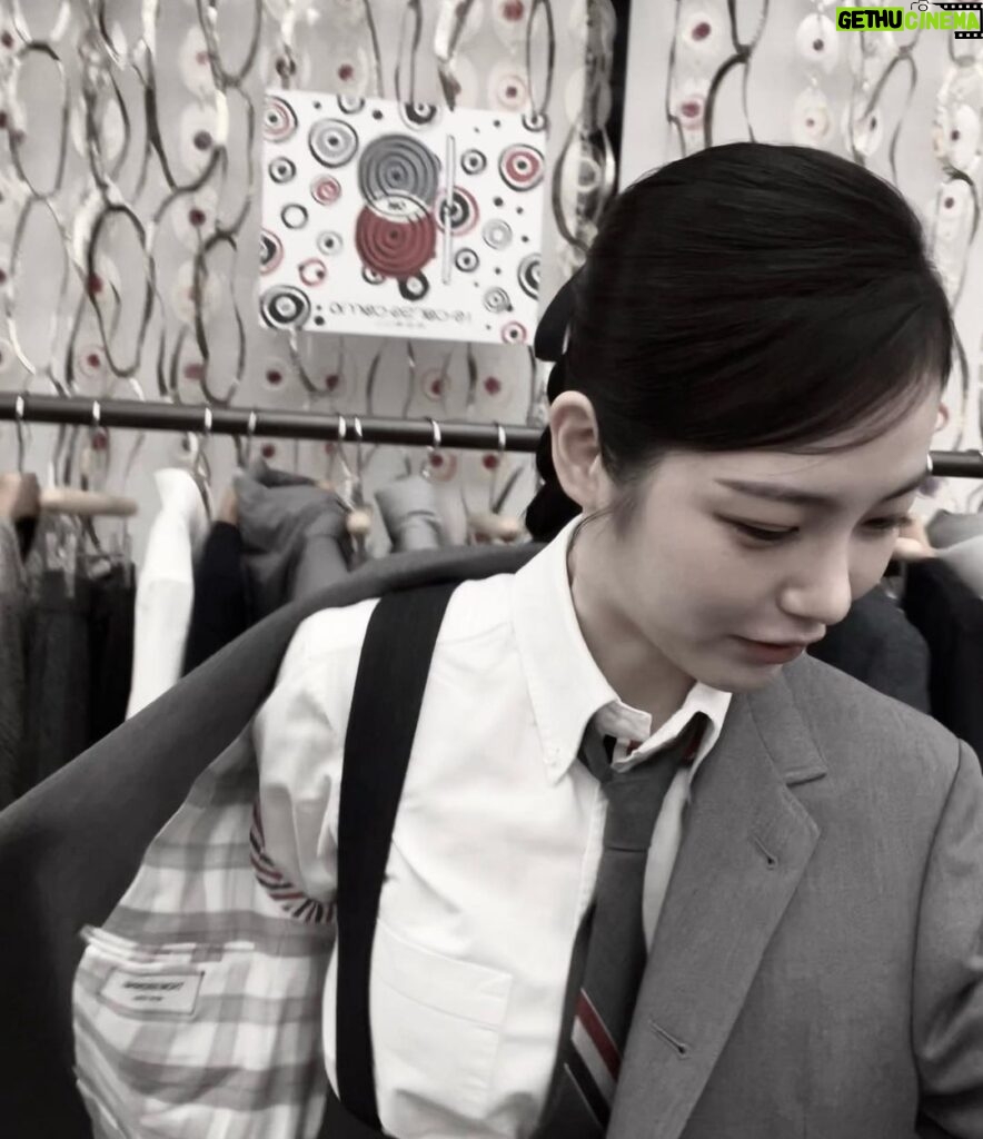 Shin Ye-eun Instagram - Thom Browne has always been my favourite brand! Thank you so much for inviting me:) 🖤🩶♥️ #광고 #thombrowne #thombrowne20
