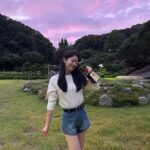 Shin Ye-eun Instagram - 감사인사가 늦었습니다 이 상을 받고싶어서 얼마나 기다렸는지 몰라요🥲 투표해준 우리 고마운 은하수, 귀한 상 선물해주신 브랜드대상 관계자분들께 진심으로 감사드립니다💓 계속해서 라이징하겠습니다🫧
