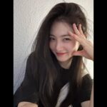 Shin Ye-eun Instagram - 셀ㅋㅏ는 어ㄹ ㅕ워😑