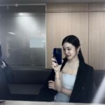 Shin Ye-eun Instagram - 수상을 진심으로 축하드립니다🩵🖤