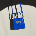 Shin Ye-eun Instagram - 💙🤍 #광고 #FERRAGAMOTOPHANDLE @FERRAGAMO @_MAXIMILIANDAVIS_