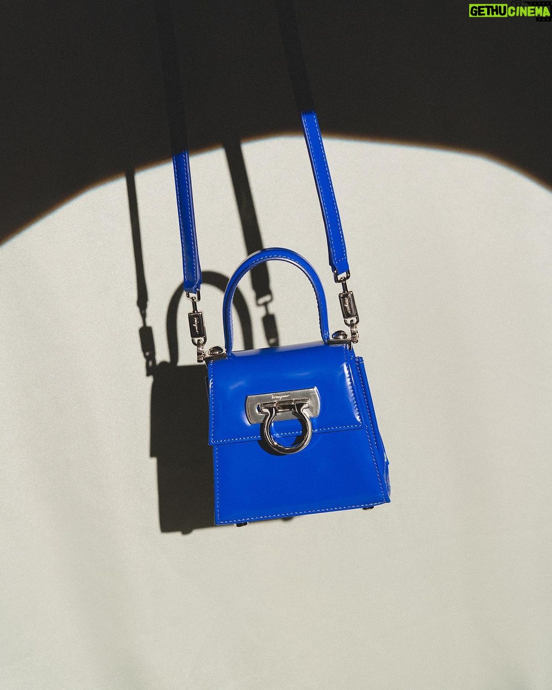 Shin Ye-eun Instagram - đđ¤ #ę´ęł #FERRAGAMOTOPHANDLE @FERRAGAMO @_MAXIMILIANDAVIS_