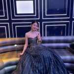 Shin Ye-eun Instagram - #청룡시리즈어워즈 귀한 상 주셔서 감사합니다💙🖤