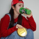 Shin Ye-eun Instagram - 한국에 하나뿐인 코인이 저에게로…❣ 4월 26일에 개봉하는 올 타임 슈퍼 엔터테이닝 어드벤처 ‘슈퍼 마리오 브라더스’!! 저와 함께 버섯 왕국으로 놀러갑시다🍄 #AD #슈퍼마리오브라더스 #4월26일대개봉 #영화추천 귀여워귀여워 너무 귀여워…..🐰
